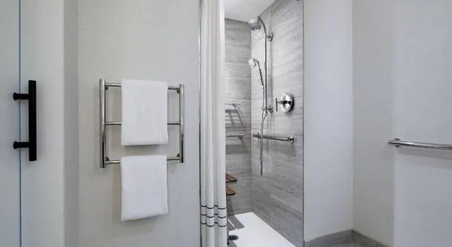 Четырёхместный номер Standard New York LaGuardia Airport Marriott