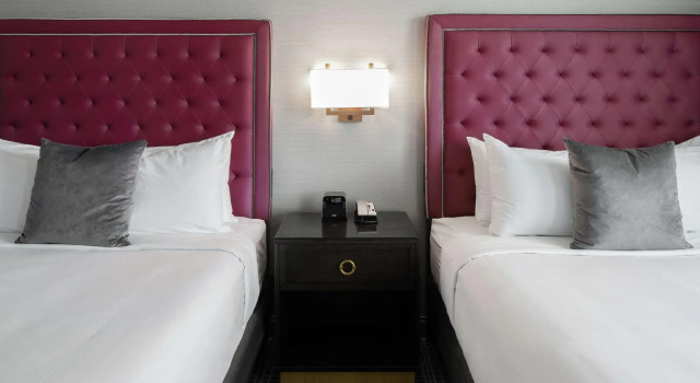 Четырёхместный номер Standard The Axis Moline Hotel, Tapestry Collection By Hilton