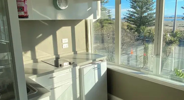 Апартаменты Cave Rock Guest House