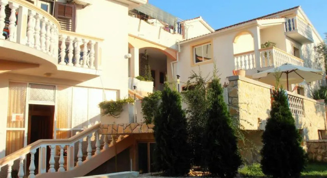 Apartments Katičin