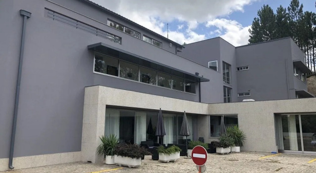 Eco Salvador Hotel