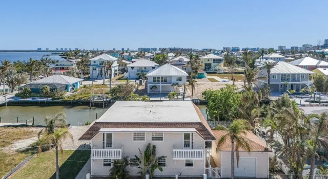 Коттедж 21591/3 Waterfront Duplex With Pool And Spa - Manor 4 Bedroom Home