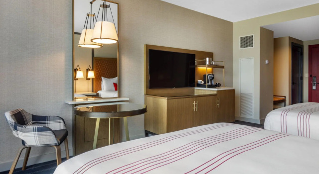 Четырёхместный номер Deluxe Omni Hotel at the Battery Atlanta
