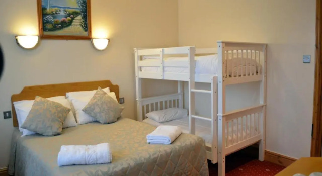 Семейный номер Standard Gatwick Cambridge Hotel
