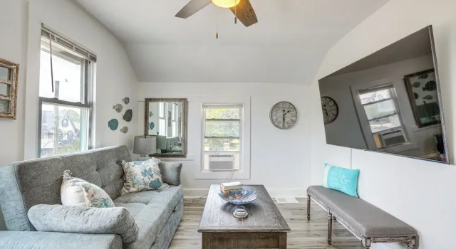 Апартаменты Stroll to Ocean Grove Boardwalk & Beach: Sleek Apt