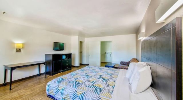 Двухместный люкс Deluxe Motel 6-Arlington, TX