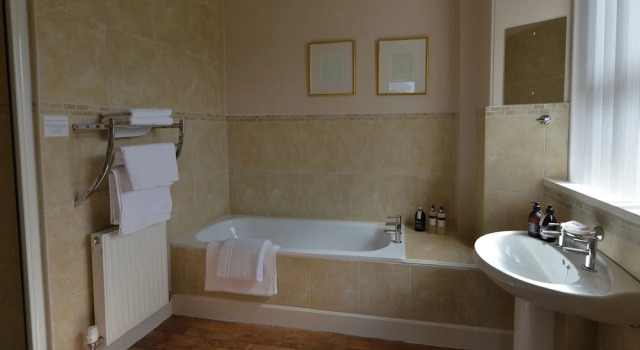 The Poplars Guest House, Buchen Sie Pension Pitlochry Perthshire