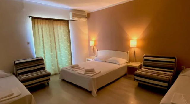 Четырёхместный номер Comfort с видом на море Hotel Kleopatra