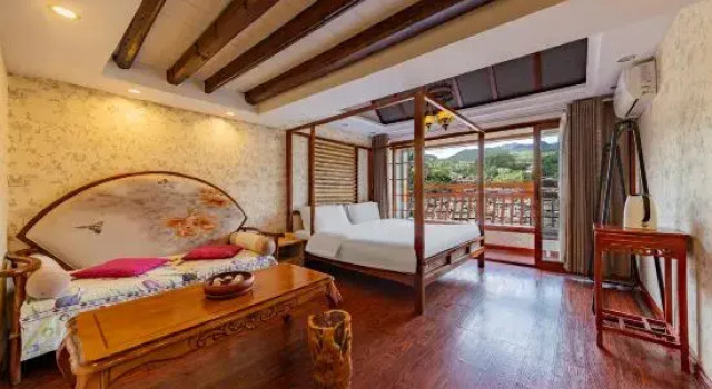 Двухместный семейный люкс Дуплекс с балконом Xijiang Qianhu Miao Village Yunjian Mid-Mountain Guest House (Observation Deck Store)