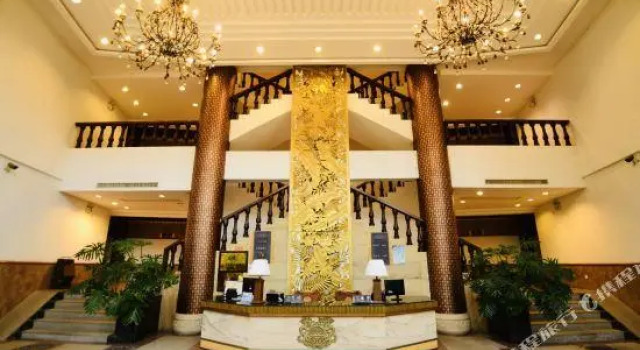 Jilongbao Resort, Varaa Lomakeskus Xingyi Guizhou