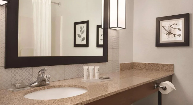 Четырёхместный номер Standard Country Inn & Suites by Radisson, Valparaiso, IN