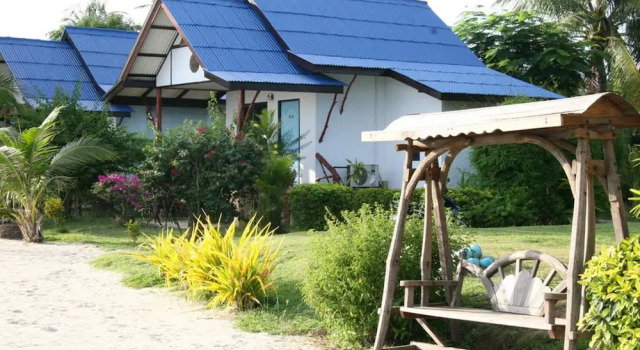 Бунгало с балконом и с видом на море Rung Arun Resort