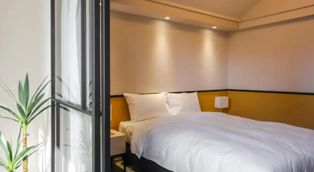 Двухместный номер Deluxe с балконом Giant Rich Hotel