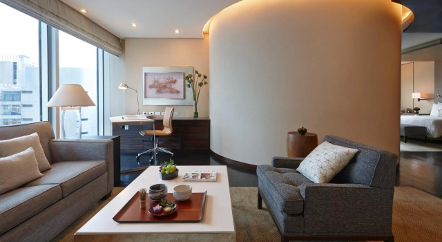 Двухместный люкс c 1 комнатой Four Seasons Hotel Tokyo at Marunouchi