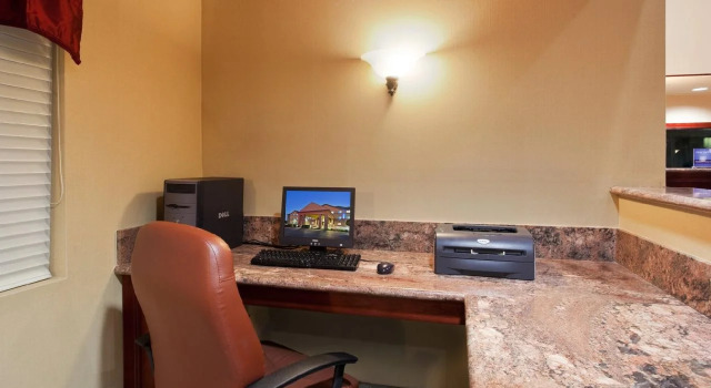 Holiday Inn Express & Suites Watsonville by IHG