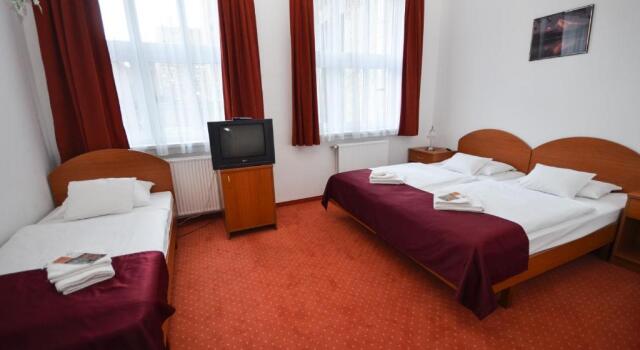Трёхместный номер Standard Broadway Guesthouse