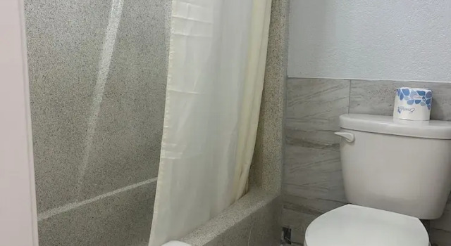 Номер Comfort Roseville Inn