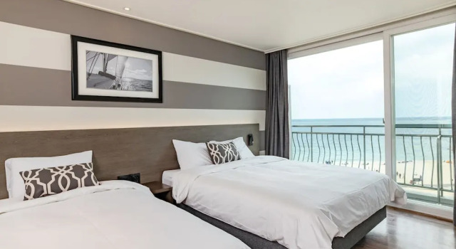 Номер Premier с балконом и с видом на океан Kensington Resort Seorak Beach