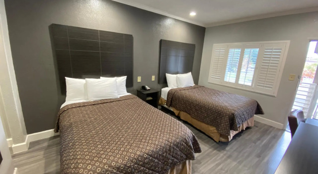 Четырёхместный номер Deluxe Budget Inn of Hayward