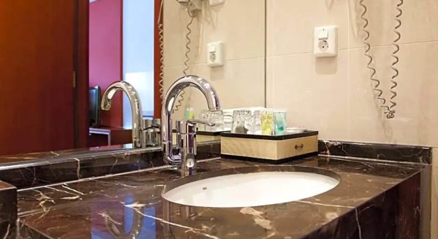 Номер Standard Shanghai Hotel Holland
