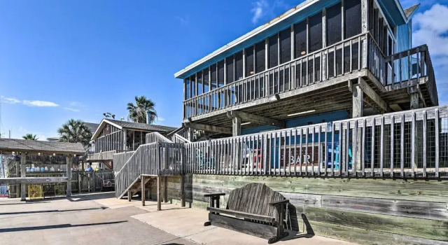 Freeport Home w/ Boat Dock < 2 Mi to Beach!, Buchen Sie Hotel Surfside Beach 