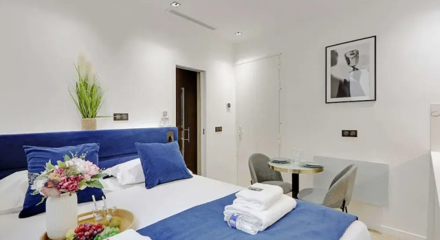 Modern Studio With AC in the Heart of Paris, Забронировать Отель Париж Иль-де-Франс, рядом с Станция метро Rambuteau