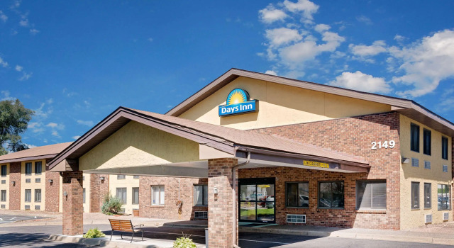 Days Inn Mounds View Twin Cities North, Varaa Hotelli Hotellit Minnesota pysäköinnillä, Pysäköinti
