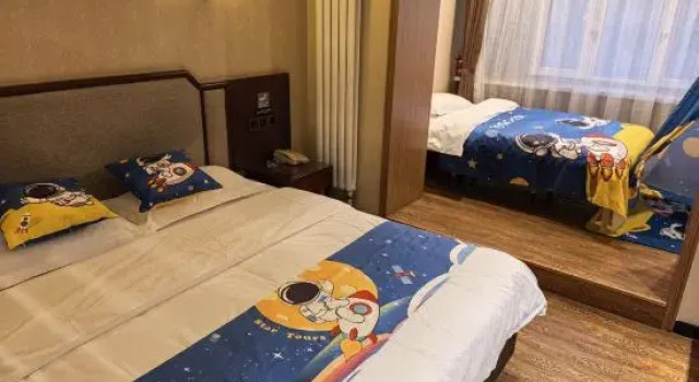 Семейный тент Taoyuan Holiday Hotel (Harbin Zhongyang Street)
