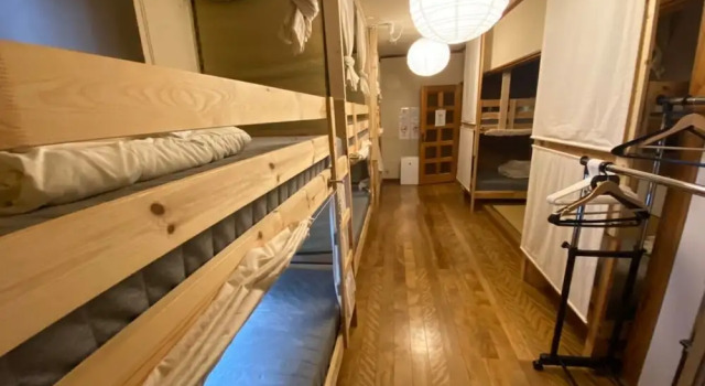 Кровать в общем номере Tsuruya Guesthouse Hostel