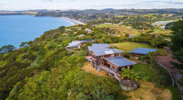 Seaview Sojourn - Waiheke Escapes