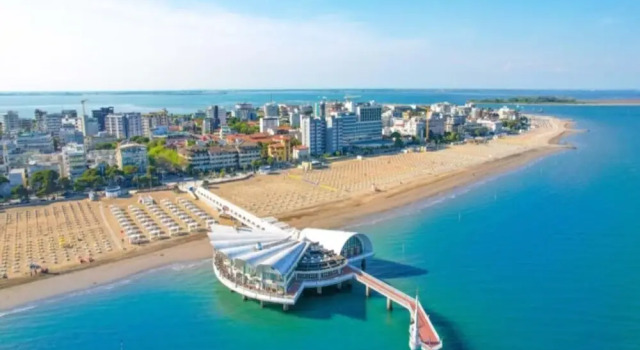 Апартаменты Comfort с 3 комнатами с балконом Holiday Resort Alex, Lignano