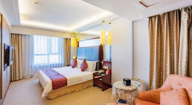 Люкс Deluxe Changchun Huatian Hotel