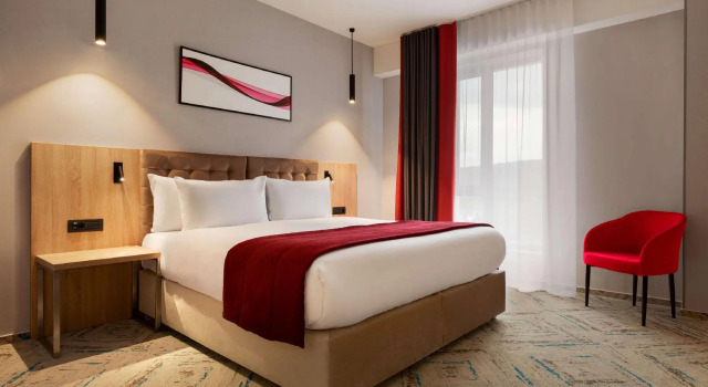 Полулюкс Ramada by Wyndham Targu Jiu