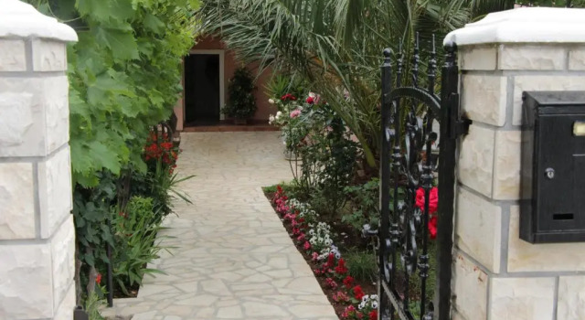 Апартаменты Apartments Petani
