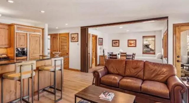 Shadowbrook 205