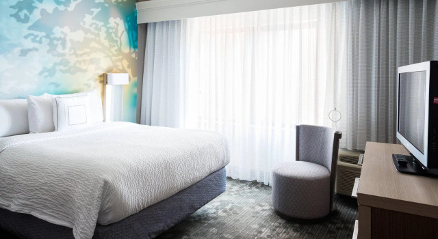 Двухместный люкс Courtyard Cleveland Independence