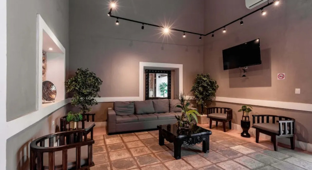 Hotel Colonial Zaci by GuruHotel