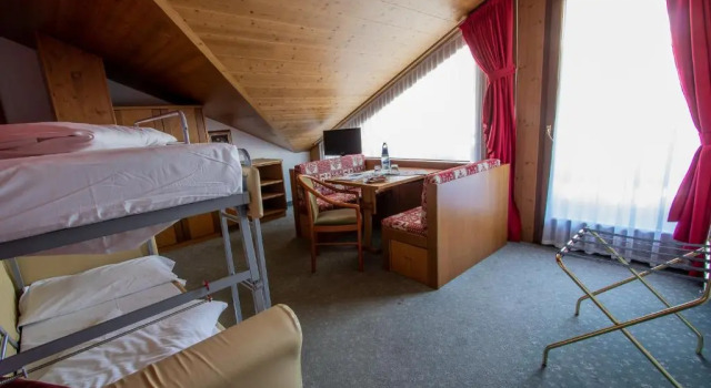 Четырёхместный номер Standard Hotel Santanton