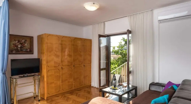 Apartment Vukic - Studio Apartment With Terrace and Garden View
