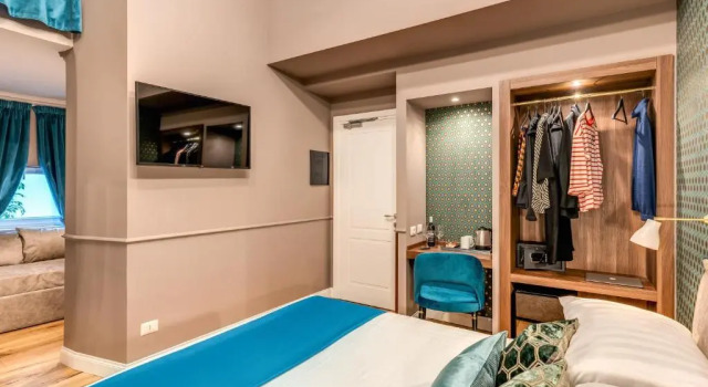 Трёхместный номер Deluxe Tree Charme Parliament Boutique Hotel