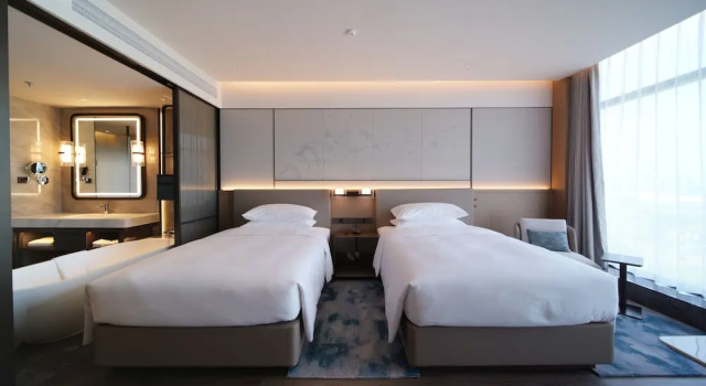 Четырёхместный клубный номер Standard с видом на город Shaoxing Marriott Hotel Shangyu
