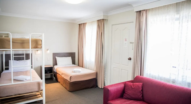 Семейный номер Standard с 2 комнатами Lilac City Motor Inn