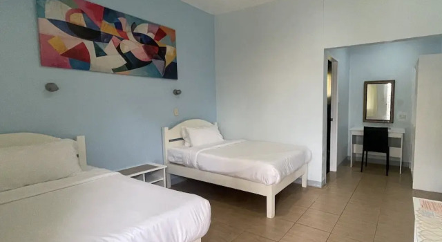 Номер Economy Reef Waters Resort