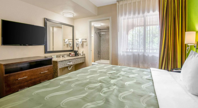 Двухместный люкс Quality Inn & Suites Jacksonville-Baymeadows
