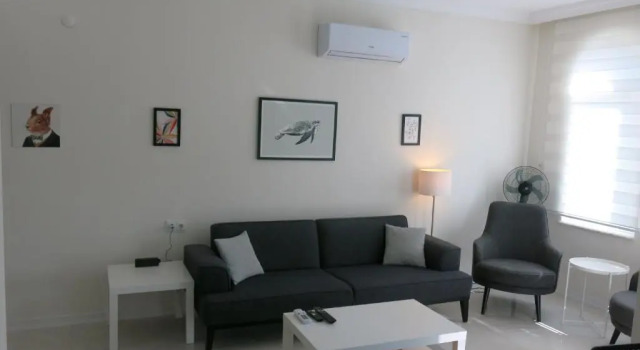 Summer House by the Sea - 40 m to the beach, Rezerwuj Hotel Hotele w Side Coast z basenem, Basen