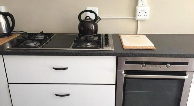 8 on Main (Adults Only), Забронировать Отель Витсанд Заповедник De Hoop