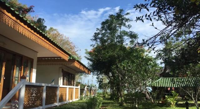 Бунгало с балконом Ruen Thai Rim Haad