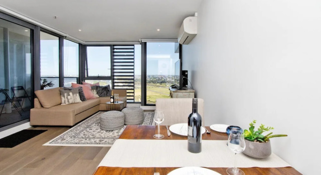 Spectacular Private Balcony Views with Pool, Varaa Huoneisto Melbourne 