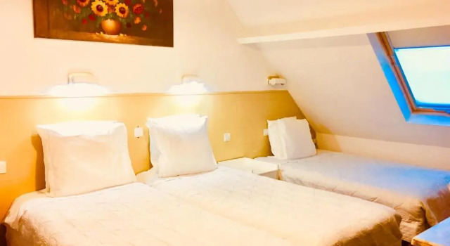 Трёхместный номер Standard Hotel Paris Star