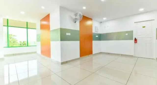 OYO 23211 Green Line Residency, Boek Hotel Angamali New Delhi